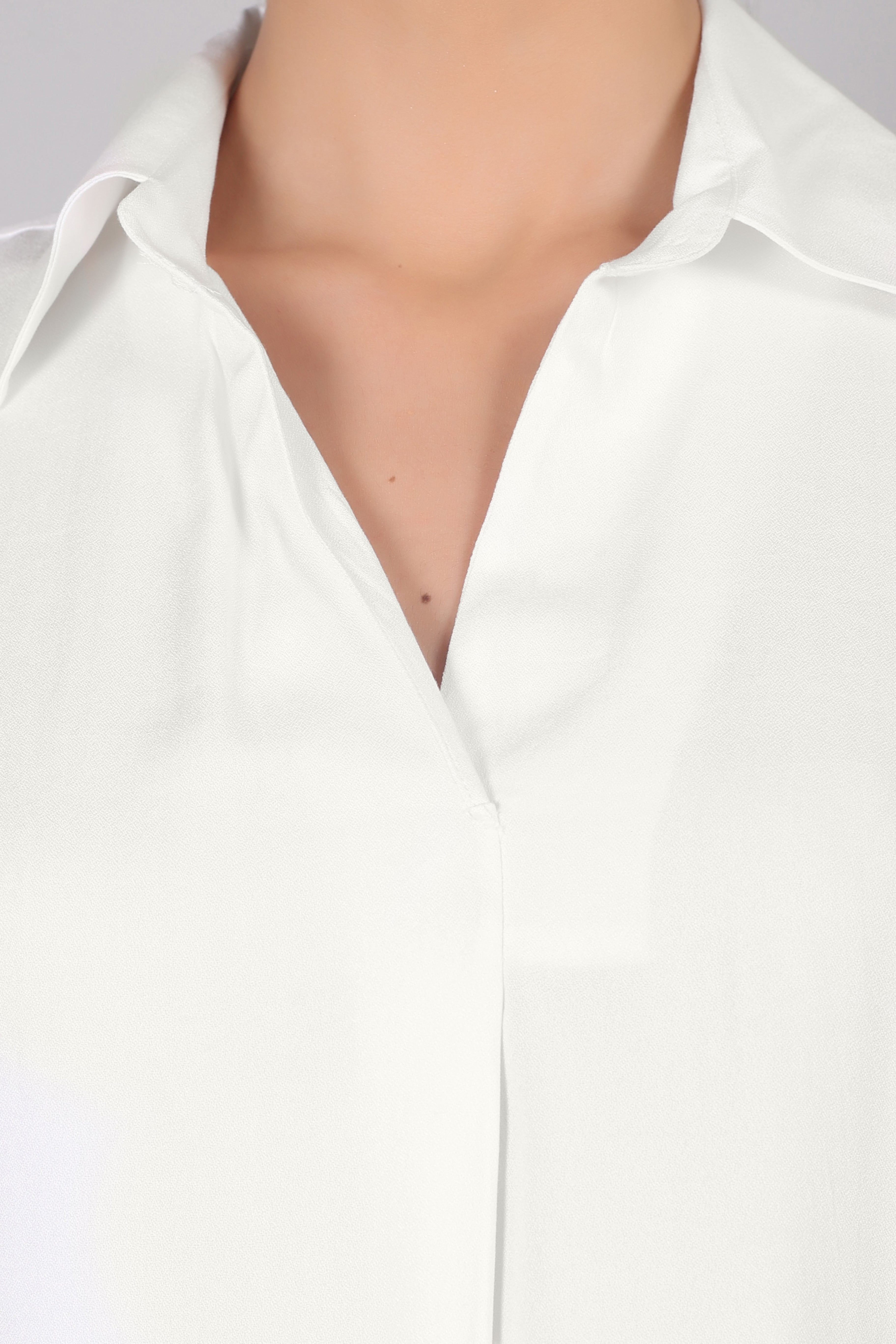 The Skipper Viscose Shirt in Cloud White