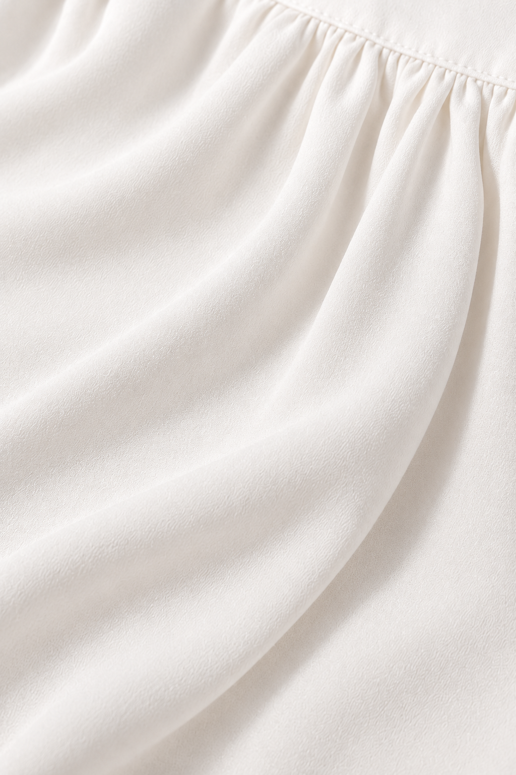 The Gathered Viscose Shirt in Cloud White