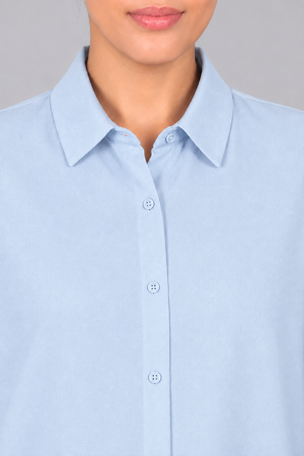 The Boxy Short Sleeve Viscose Shirt in Air Blue