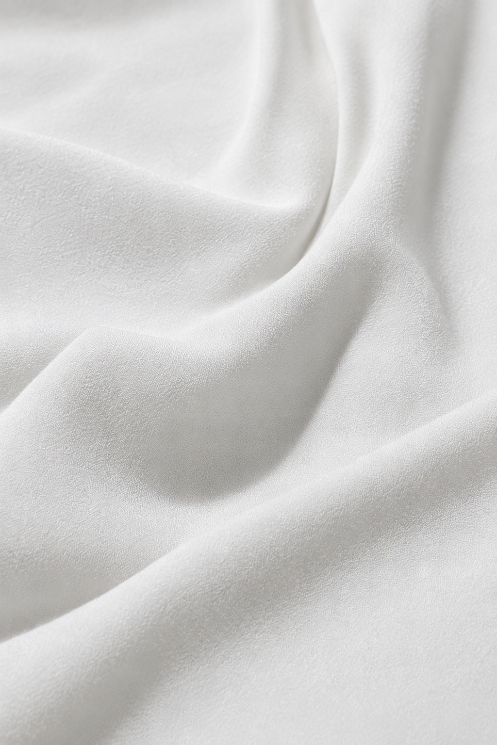 The Boxy Short Sleeve Viscose Shirt in Cloud White